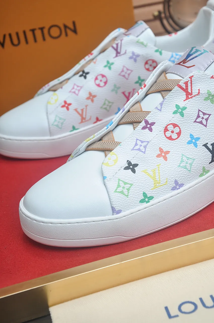 Men's men's shoes💰460💶[LOUIS VUITTON] Same style as LV. Louis Vuitton official website [satisfied] original single hot model, LV original factory cowhide material 👑1:1 original plate, sheepskin lining, original foam outsole. Body accessories one-to-one mold opening 💪 Counter quality 🙏 Dear friends, if you are still worried about wearing matching shoes 💋, then these shoes are your best choice 🎁🎁! 38-44